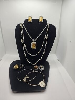 Gold-Tone Amber Pendant Necklace& Clip Earring Set - Large Women's Jewelry Lot!